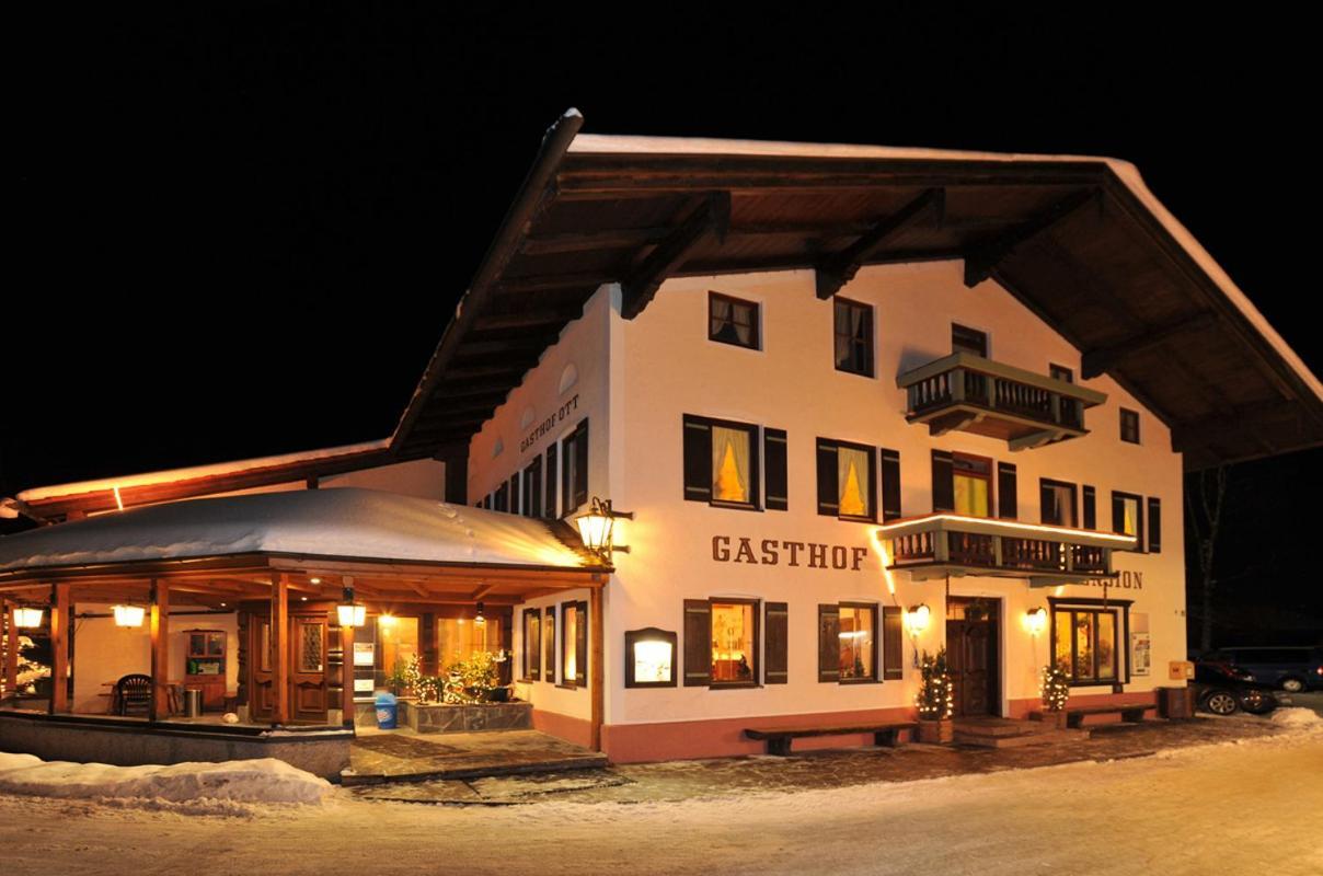 Gasthof Zum Ott Staudach-Egerndach Bagian luar foto