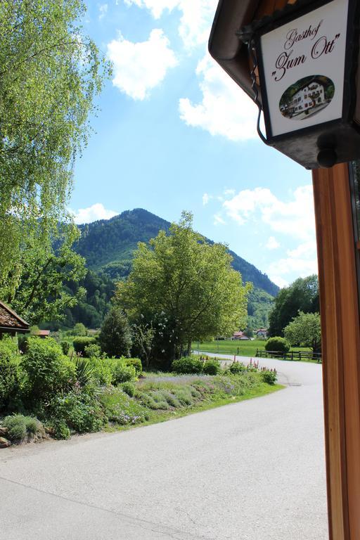 Gasthof Zum Ott Staudach-Egerndach Bagian luar foto